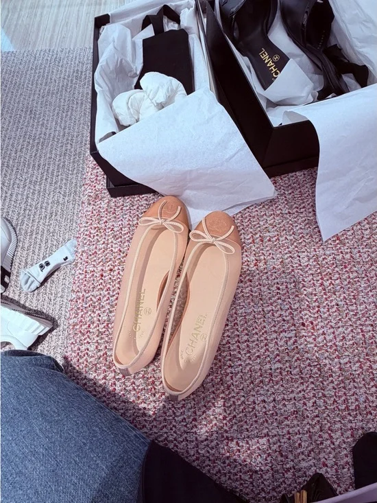 CHANEL Pink Leather Ballet Flats with Bow Accent - Picture 3 of 6